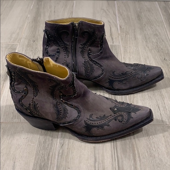 Corral Shoes - Corral handcrafted leather ankle cowboy boots grey